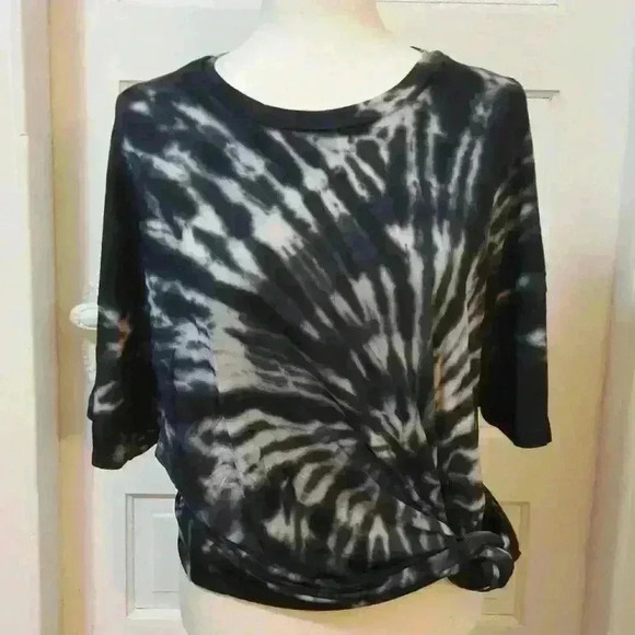 Unknown Tops - Oversized tie dyed t shirt